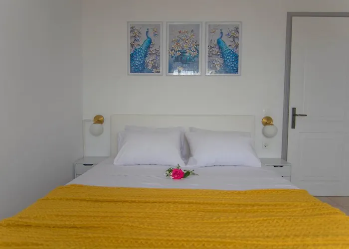 Ireon Holiday Home