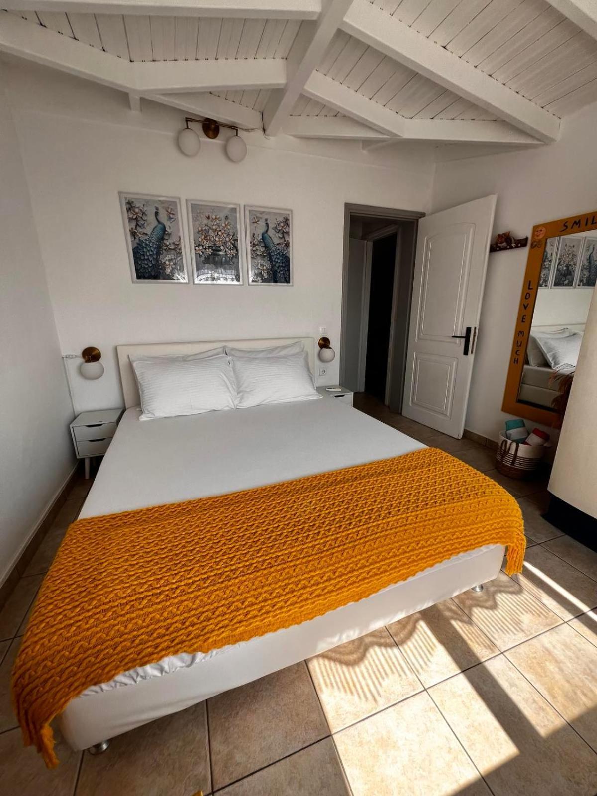 Ireon Holiday Home *